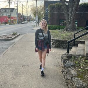 Meet your Posher, Desiree